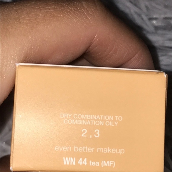 Clinique even better makeup spf 15 - WN 44 tea - Picture 6 of 7